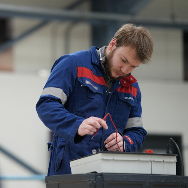 Remit Training - How to become an Electric Vehicle Technician